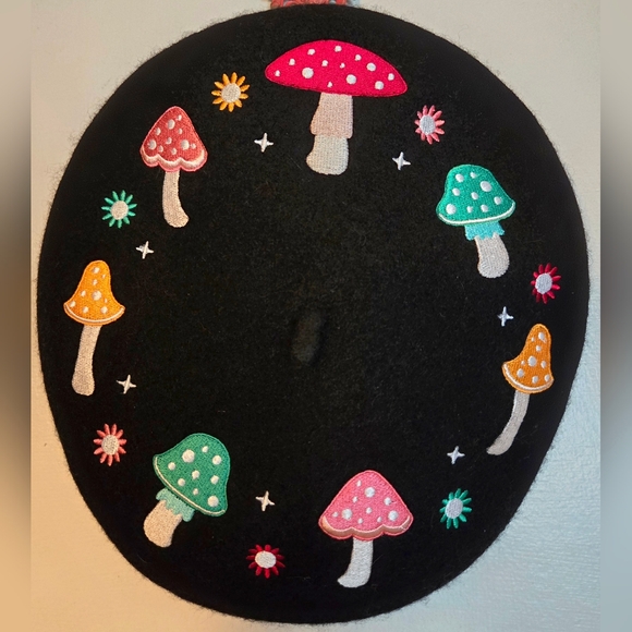 No Brand Accessories - Wool Or Acrylic Black Beret Colorful Mushrooms